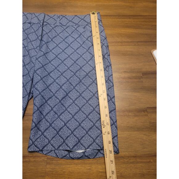 💙 Peter Millar Women’s Wicking Stretch Golf Shorts – Size 10 – Blue Geometric - Picture 7 of 12